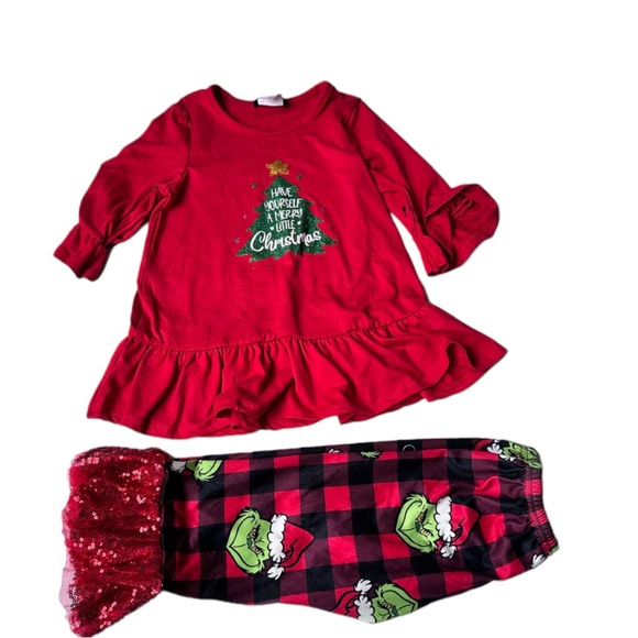 Christmas Outfit - Picture 1 of 5